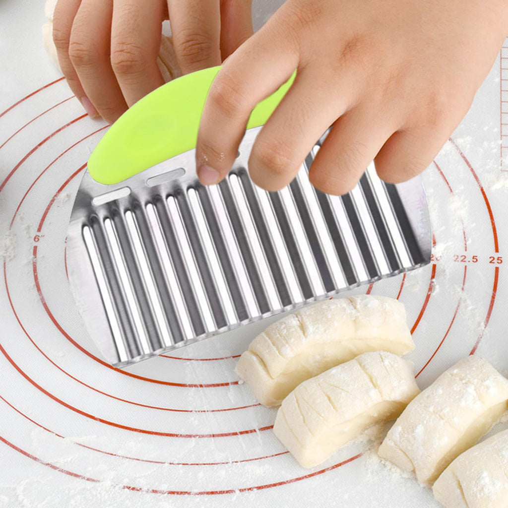 JAYVAR Large Crinkle Cutter French Fry Cutter, Large Crinkle Potato Slicer Wavy Chopper, Stainless Steel Wavy Slicer Crinkle Cutting Chopping Tools with Handle for Carrot Vegetable