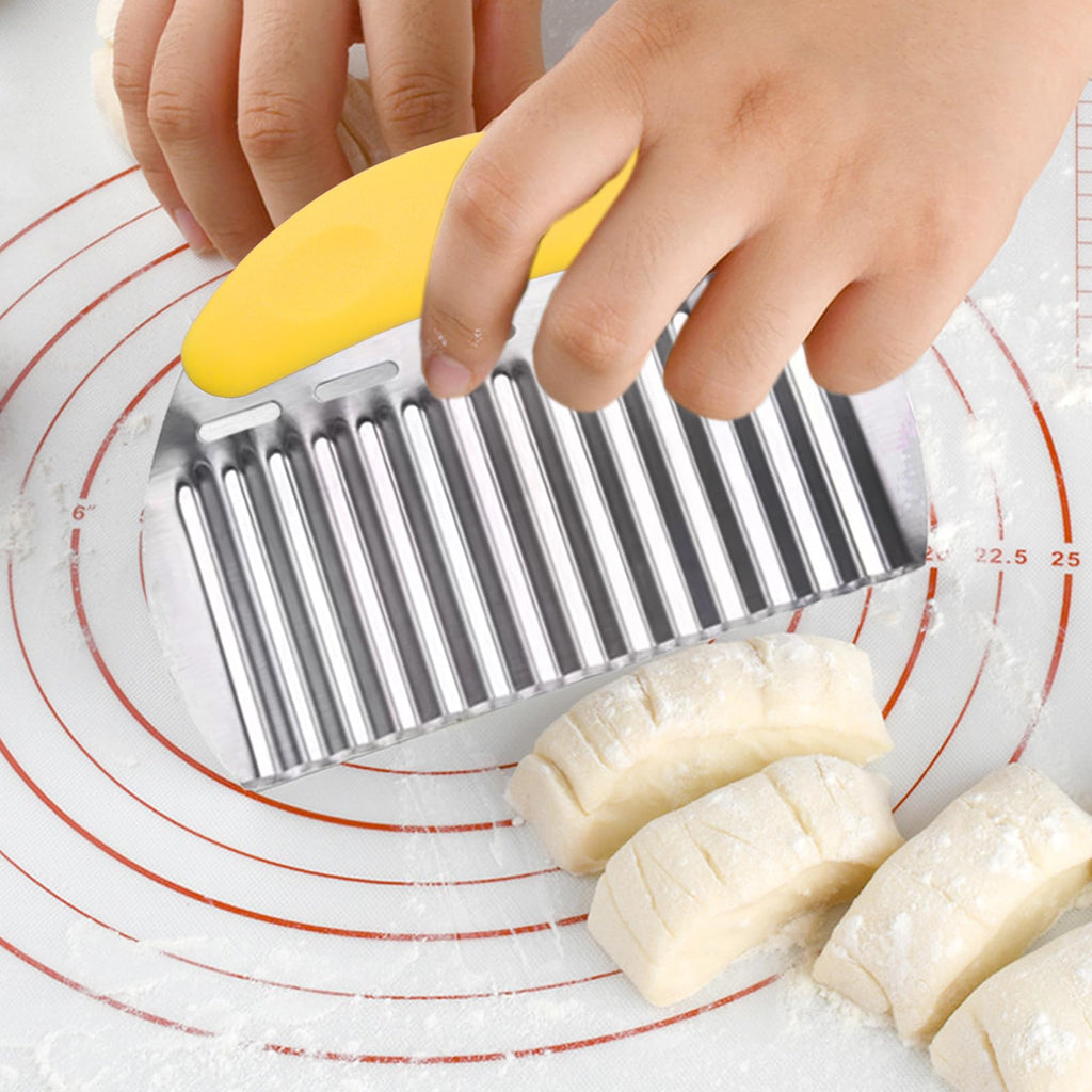 JAYVAR Large Crinkle Cutter French Fry Cutter, Large Crinkle Potato Slicer Wavy Chopper, Stainless Steel Wavy Slicer Crinkle Cutting Chopping Tools with Handle for Carrot Vegetable